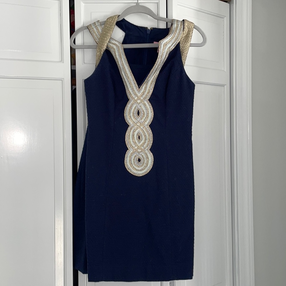 Never worn perfect condition navy Lilly Pulitzer shift dress